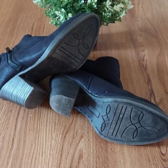 Taylor boots Size 7.5 Ankle. Color black, woman, zipper, fall winter spring comf - Picture 4 of 5